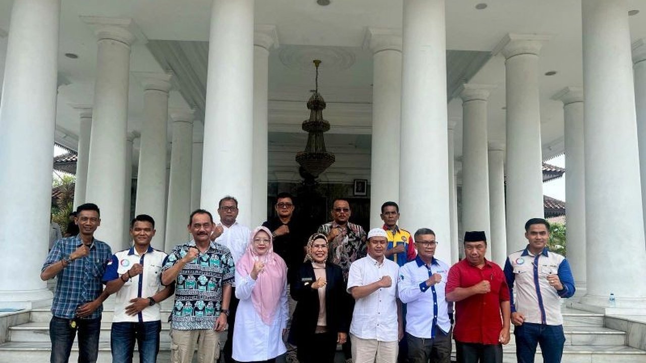 Bupati Serang, Ratu Tatu Chasanah, menekankan pentingnya May Day sebagai momentum untuk membangun kembali hubungan ketenagakerjaan yang harmonis antara pekerja, pengusaha, dan pemerintah di Kabupaten Serang.