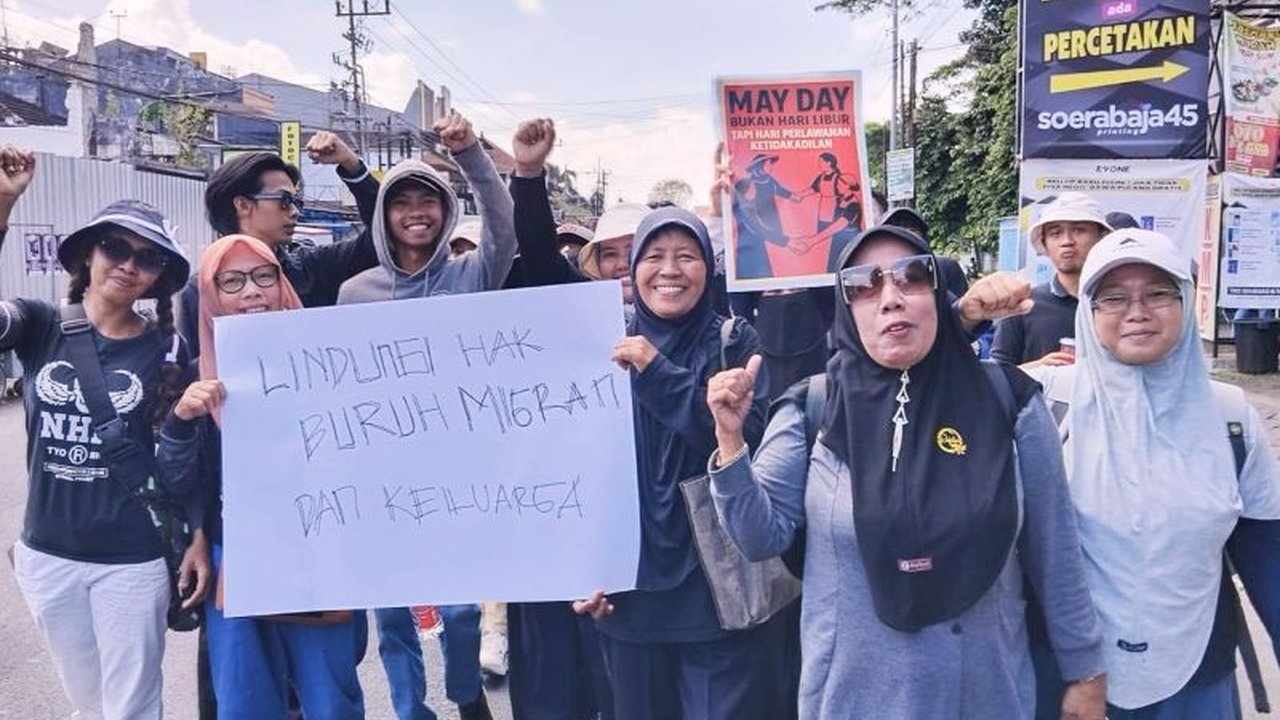 Solidaritas Jember Melawan (SJM) menggelar aksi May Day di Jember, Jawa Timur, menuntut inklusifitas ketenagakerjaan, upah layak, dan perlindungan bagi buruh pertanian, perkebunan, nelayan, dan pekerja migran.