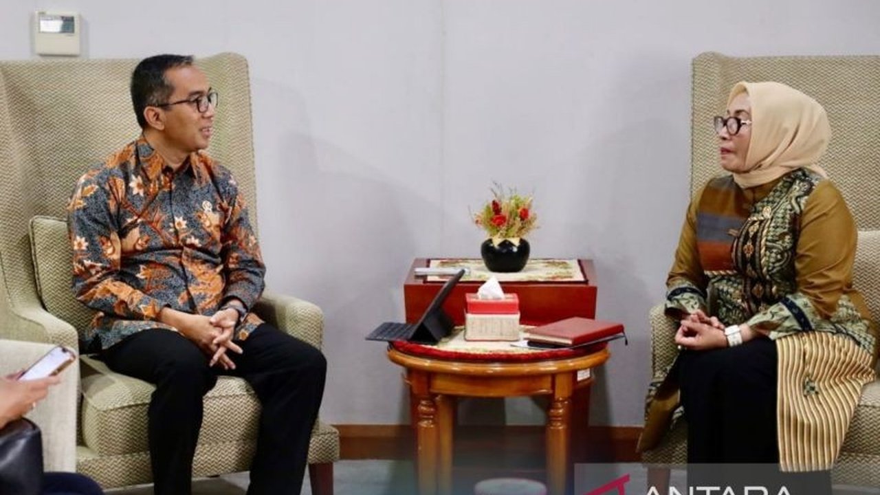 Kemendikbudristek dan KemenPPPA berkolaborasi mencegah kekerasan seksual dan perundungan di kampus melalui kampanye masif saat PKKMB 2025 dan klausul anti-kekerasan dalam kontrak mahasiswa baru.