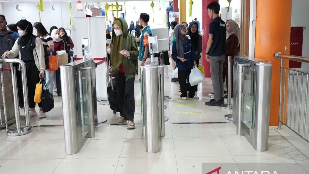 KAI Sumut Siapkan 22 Perjalanan Kereta Api untuk Rayakan May Day 2025