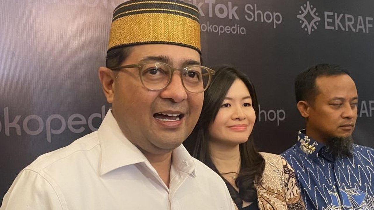 Kemenekraf luncurkan program Emak-Emak Matic untuk memberdayakan perempuan melalui pelatihan ekonomi digital dan kreator konten, meningkatkan partisipasi ekonomi perempuan Indonesia.