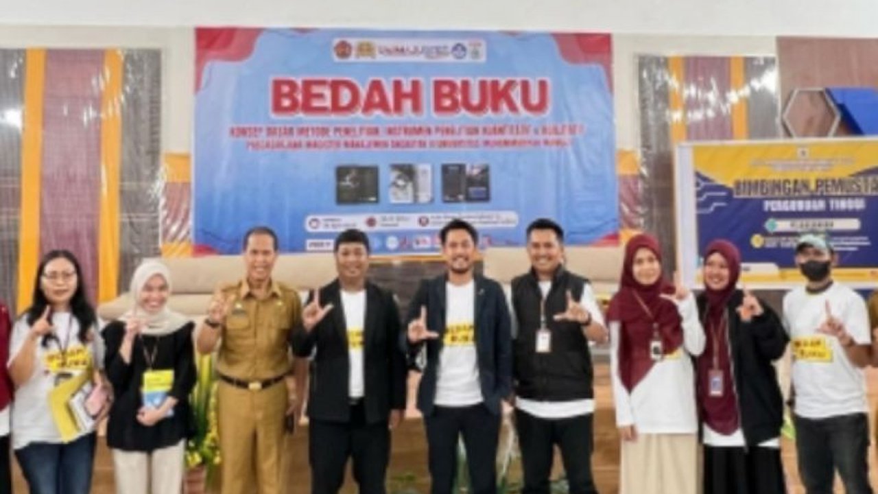 Dinas Perpustakaan dan Kearsipan Daerah (DPKD) Sulbar berkolaborasi dengan Unimaju untuk melahirkan peneliti muda berkualitas melalui kegiatan bedah buku dan pelatihan metodologi penelitian.