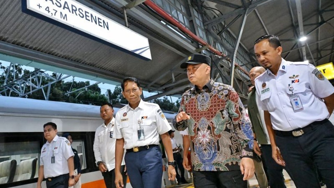 Menteri Perhubungan mengungkap tiga strategi kunci keberhasilan pengelolaan angkutan Lebaran 2025 yang menghasilkan tingkat kepuasan masyarakat hingga 90,9 persen, ditunjang data pergerakan penumpang yang signifikan.