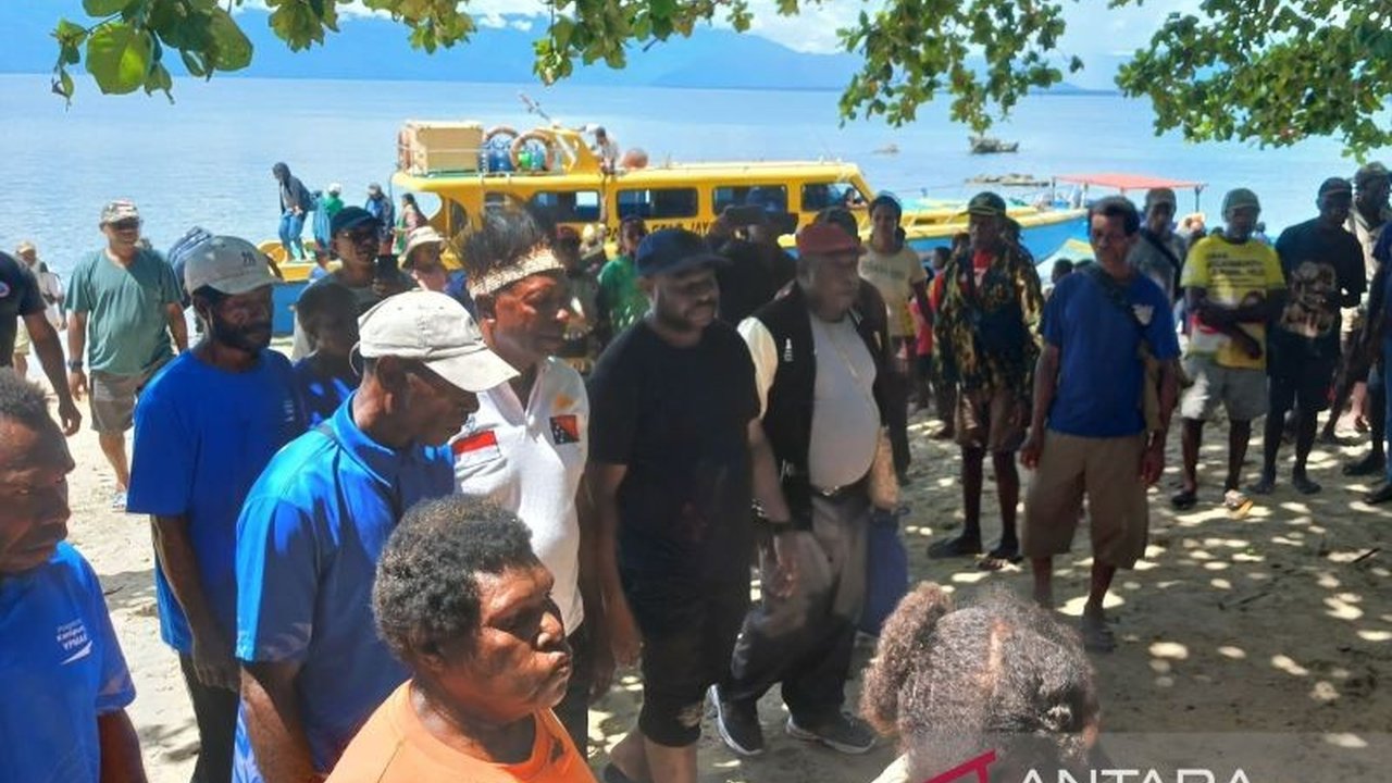 Yayasan Pemberdayaan Masyarakat Amungme Kamoro (YPMAK) memastikan tetap memberikan perhatian dan program pemberdayaan kepada warga Suku Kamoro yang berada di Kabupaten Kaimana, Papua Barat, meskipun berada di luar wilayah administrasi Kabupaten Mimika.