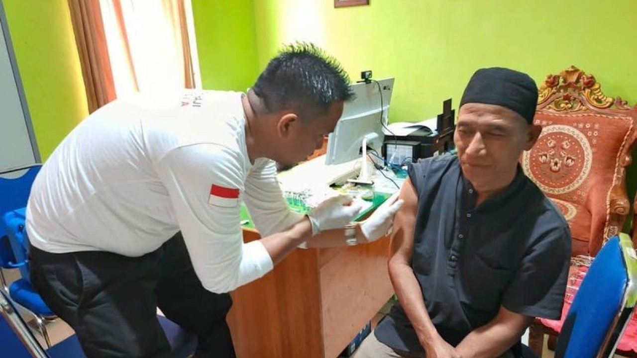 Jamaah Calon Haji (JCH) Kabupaten Bolaang Mongondow Utara (Bolmut) telah menerima vaksin meningitis dan diimbau menjaga kesehatan sebelum berangkat ke tanah suci pada tahun 2025.