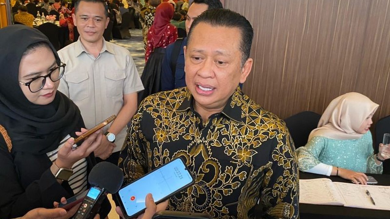 Anggota DPR Bambang Soesatyo mendorong Hari Buruh sebagai momentum untuk mengatasi pengangguran, khususnya di kalangan generasi muda, dan memperjuangkan upah layak bagi seluruh pekerja Indonesia.