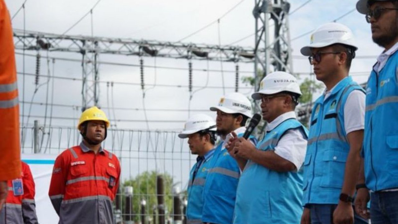 GM PLN UIW NTB tekankan pentingnya budaya keselamatan kerja untuk menjaga keandalan pasokan listrik dan kepercayaan masyarakat, diawasi melalui pengawasan online.
