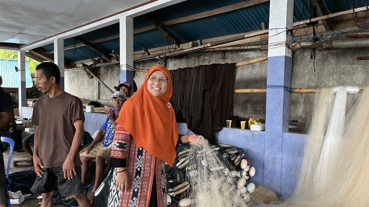 Anggota DPR RI Saadiah Uluputty tekankan pentingnya perlindungan dan pemberdayaan petani, nelayan, dan masyarakat sekitar hutan di Maluku dalam rangka memperingati May Day.