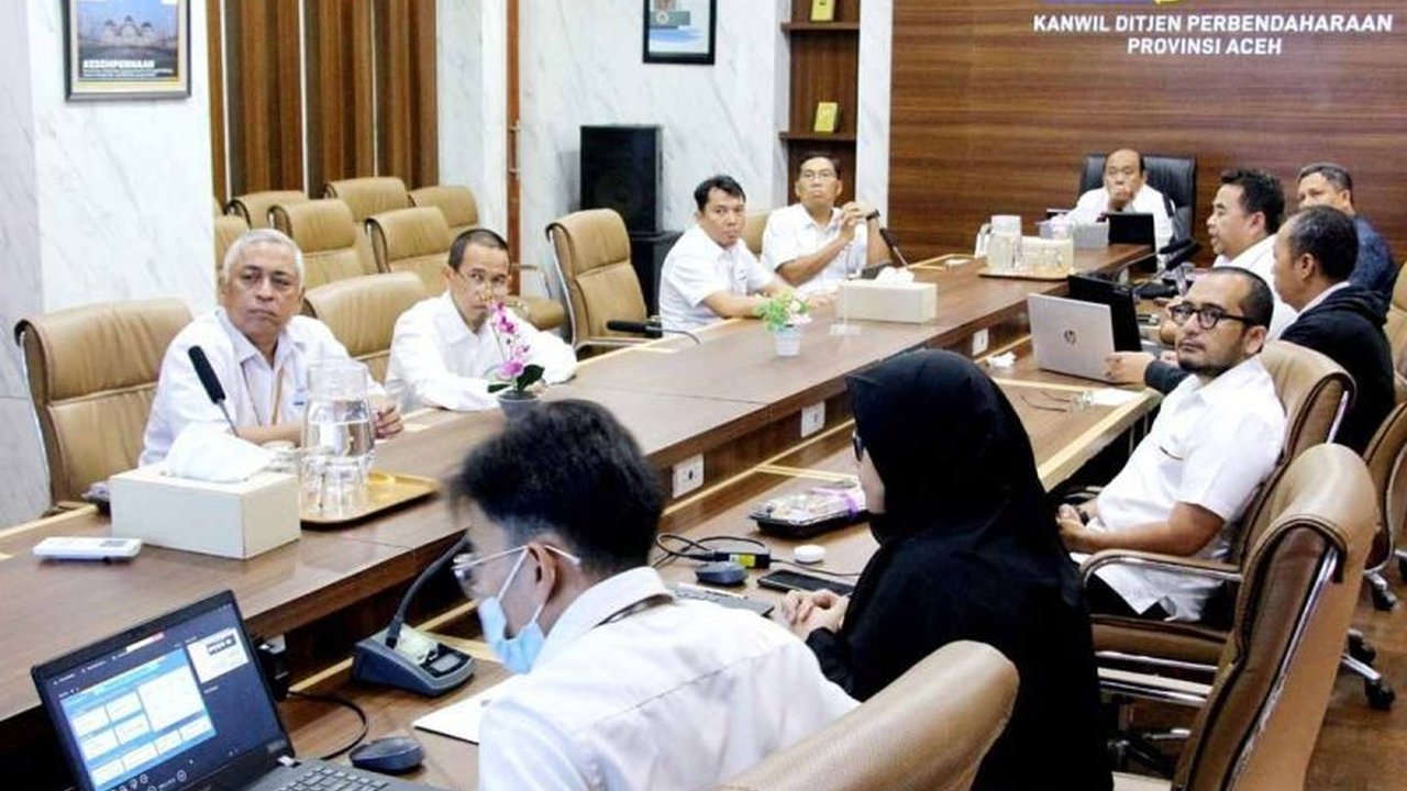 Realisasi pendapatan negara di Aceh pada Triwulan I 2025 mencapai Rp1,17 triliun, terdiri dari penerimaan pajak, bea cukai, dan PNBP, meskipun belanja negara juga tercatat signifikan.