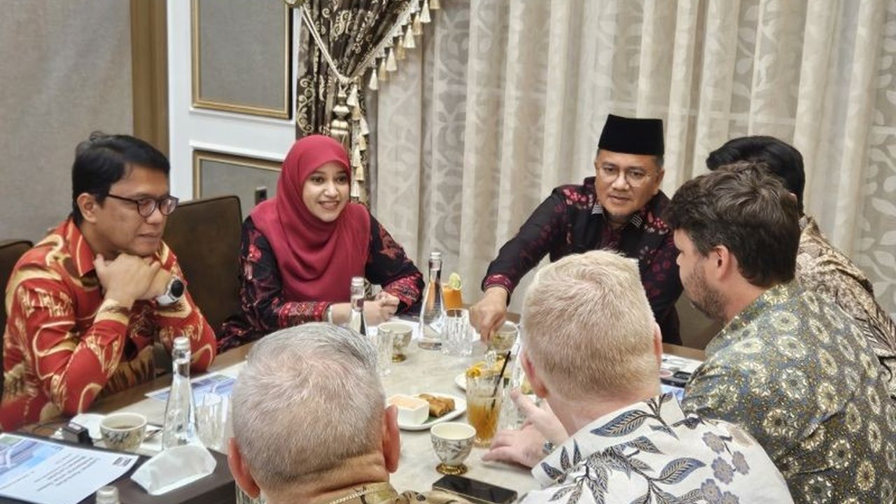 Pemerintah Kota Jambi berkolaborasi dengan Kedubes Kanada untuk mengimplementasikan teknologi digital dalam pencatatan meter air bersih, guna meningkatkan efisiensi dan mengurangi kebocoran.