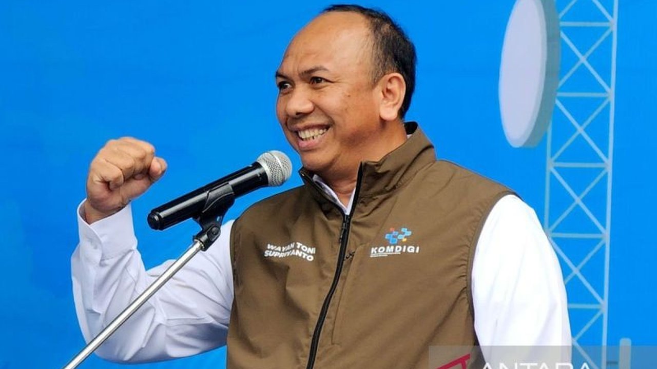 Kementerian Komunikasi dan Informatika (Kominfo) fokus pada tiga aspek utama, yaitu spektrum frekuensi, regulasi, dan infrastruktur, untuk memperluas cakupan jaringan 5G di Indonesia.