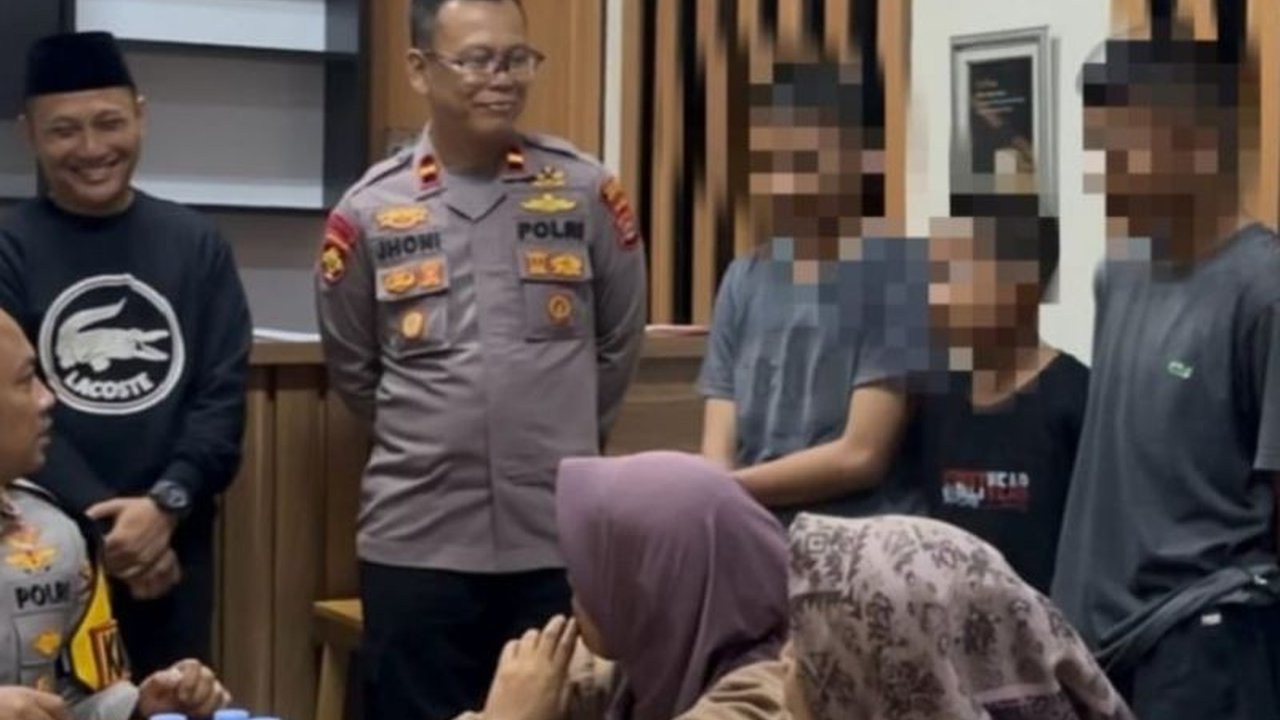 Sebanyak 11 pelajar di Serang terlibat tawuran yang mengakibatkan satu siswa luka akibat senjata tajam; polisi telah menangkap para pelajar dan memanggil orang tua mereka.