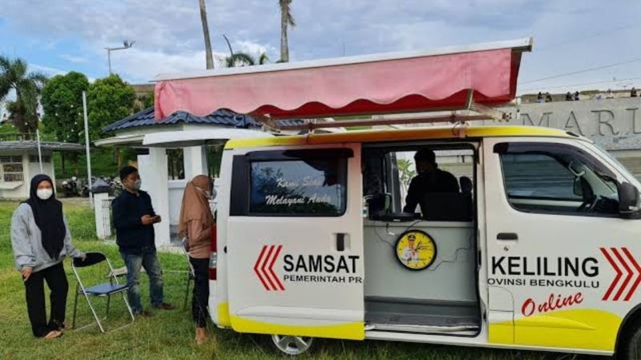 Pemerintah Provinsi Bengkulu memberikan keringanan pajak kendaraan bermotor untuk meringankan beban masyarakat dan meningkatkan PAD, serta berbagai program pendukung lainnya di sektor kesehatan, pendidikan, dan pertanian.