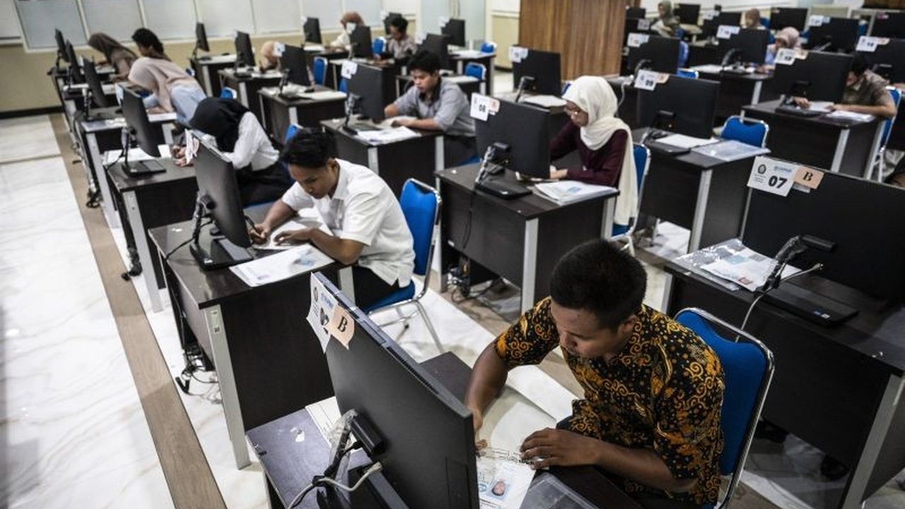 Kasus kecurangan UTBK 2025 di tengah peringatan Hardiknas 2025 menjadi momentum evaluasi sistem pendidikan Indonesia agar lebih berkarakter dan berintegritas.
