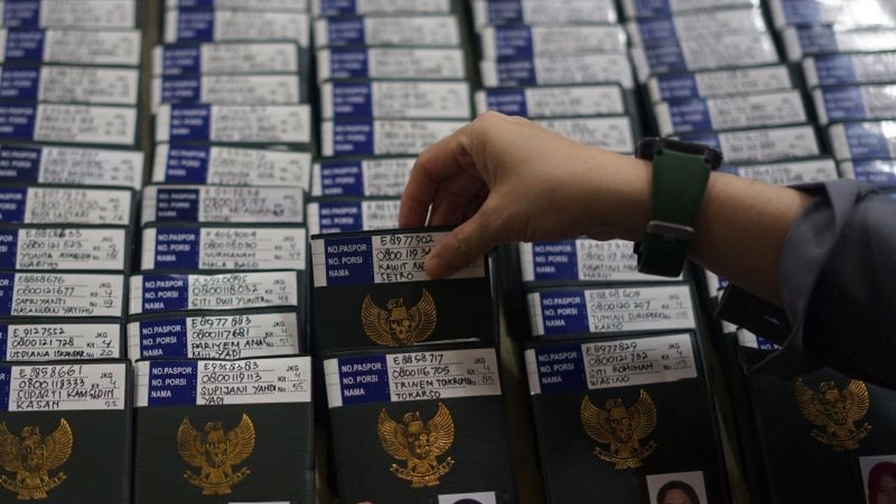 Duta Besar RI untuk Arab Saudi mengingatkan jamaah haji Indonesia agar hanya menggunakan visa haji resmi, karena Arab Saudi memberlakukan aturan sangat ketat dan sanksi berat bagi yang melanggar.