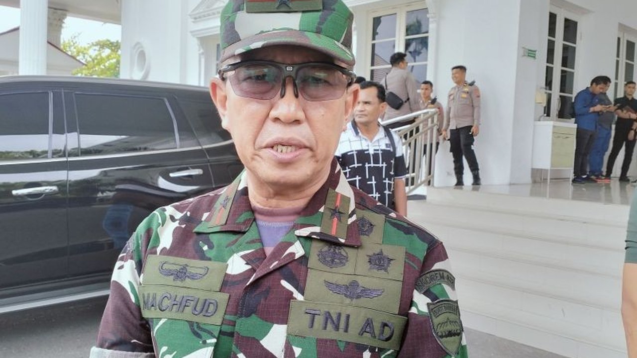 Korem 032/Wirabraja menyiapkan lahan seluas 30 hektare di Pasaman Barat untuk mendukung ketahanan pangan nasional dengan menanam padi gogo dan berkolaborasi dengan petani setempat.