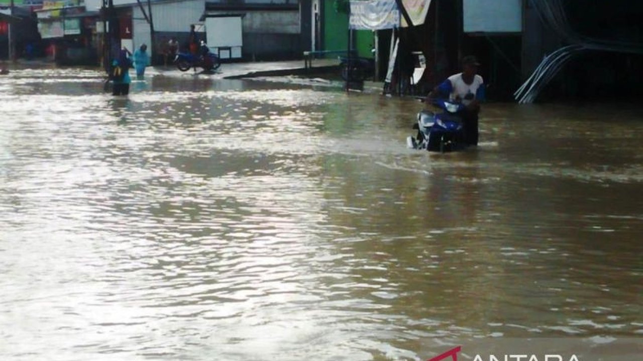 BMKG Samarinda memprediksi hujan sedang hingga lebat akan melanda sebagian besar Kalimantan Timur pada dasarian I Mei 2025, dengan potensi banjir dan tanah longsor.