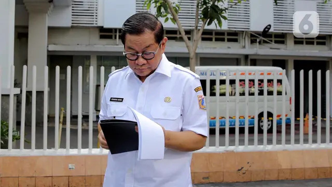 Gubernur DKI Jakarta, Pramono Anung, berencana membuka perpustakaan hingga pukul 23.00 WIB untuk meningkatkan akses pendidikan dan keadilan sosial, serta memberikan bantuan pemutihan ijazah bagi siswa kurang mampu.