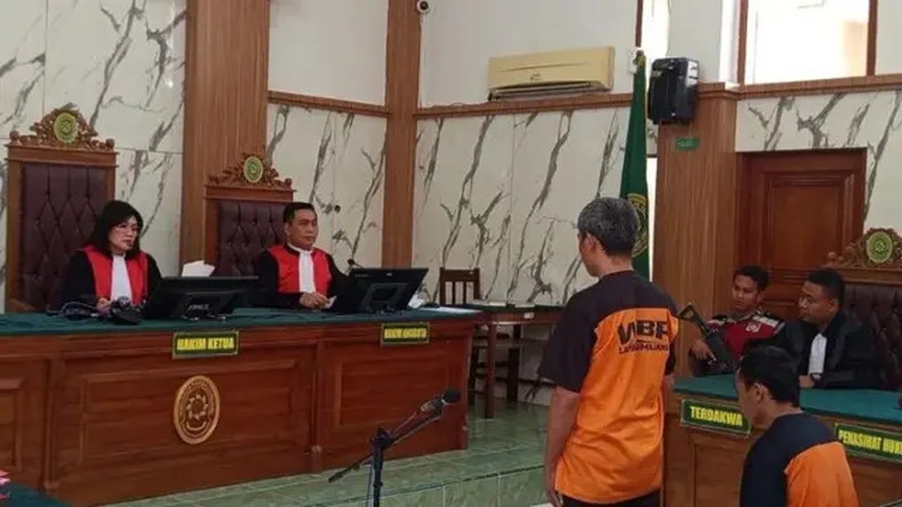 Pembacaan vonis majelis hakim Pengadilan Negeri Lumajang terhadap tiga terdakwa penanam ganja di lereng Gunung Semeru (Istimewa)