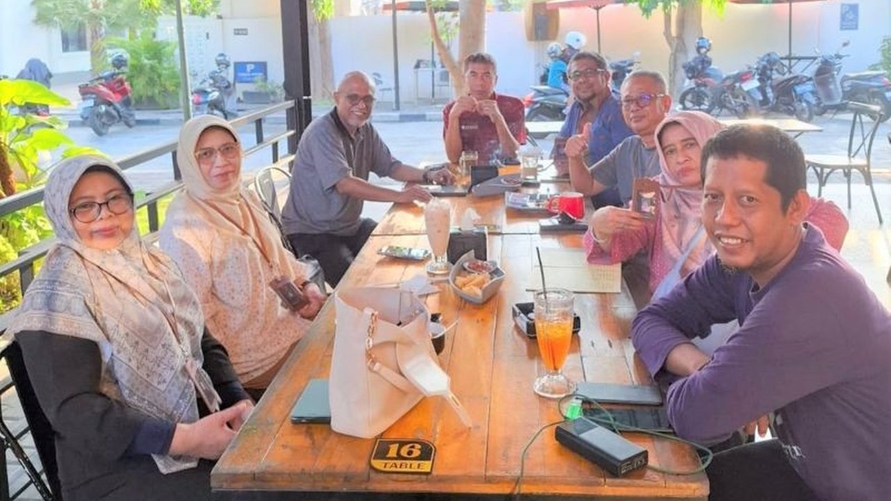 Akademisi UIN Datokarama Palu, Sofyan Bachmid, resmi memimpin FKPT Sulteng periode 2025-2027 dengan fokus utama mencegah radikalisme dan terorisme melalui kolaborasi multisektor.