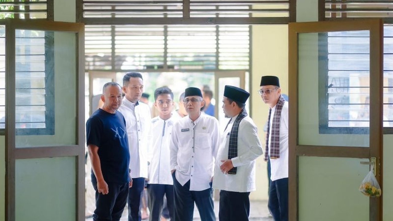 Pemerintah Kabupaten Solok meninjau kesiapan Sekolah Rakyat di Lubuak Selasih, menyambut kunjungan Menteri PUPR RI yang dijadwalkan pada 3 Mei 2025, guna menunjukkan potensi pendidikan berbasis masyarakat.