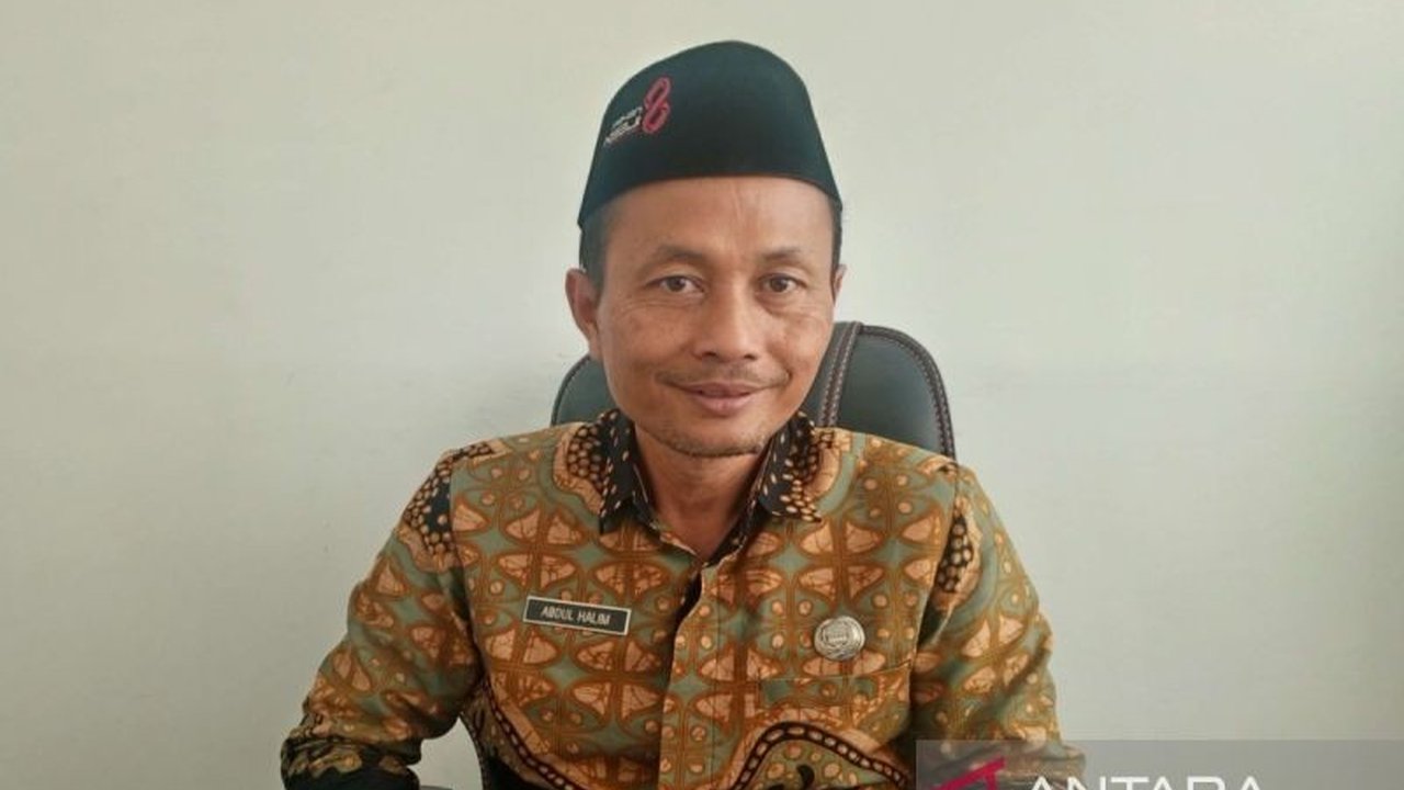 Kabupaten Pamekasan, Jawa Timur, akan memberangkatkan 1.049 jemaah haji pada tahun 2025, meningkat 14 orang dari kuota awal,  termasuk jemaah mutasi dari berbagai daerah.