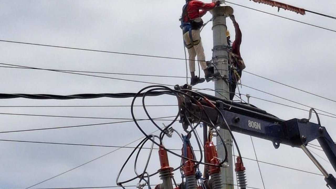 Gangguan di PLTU Celukan Bawang, Buleleng, Bali menyebabkan pemadaman listrik di sejumlah wilayah; PLN bergerak cepat melakukan pemulihan.