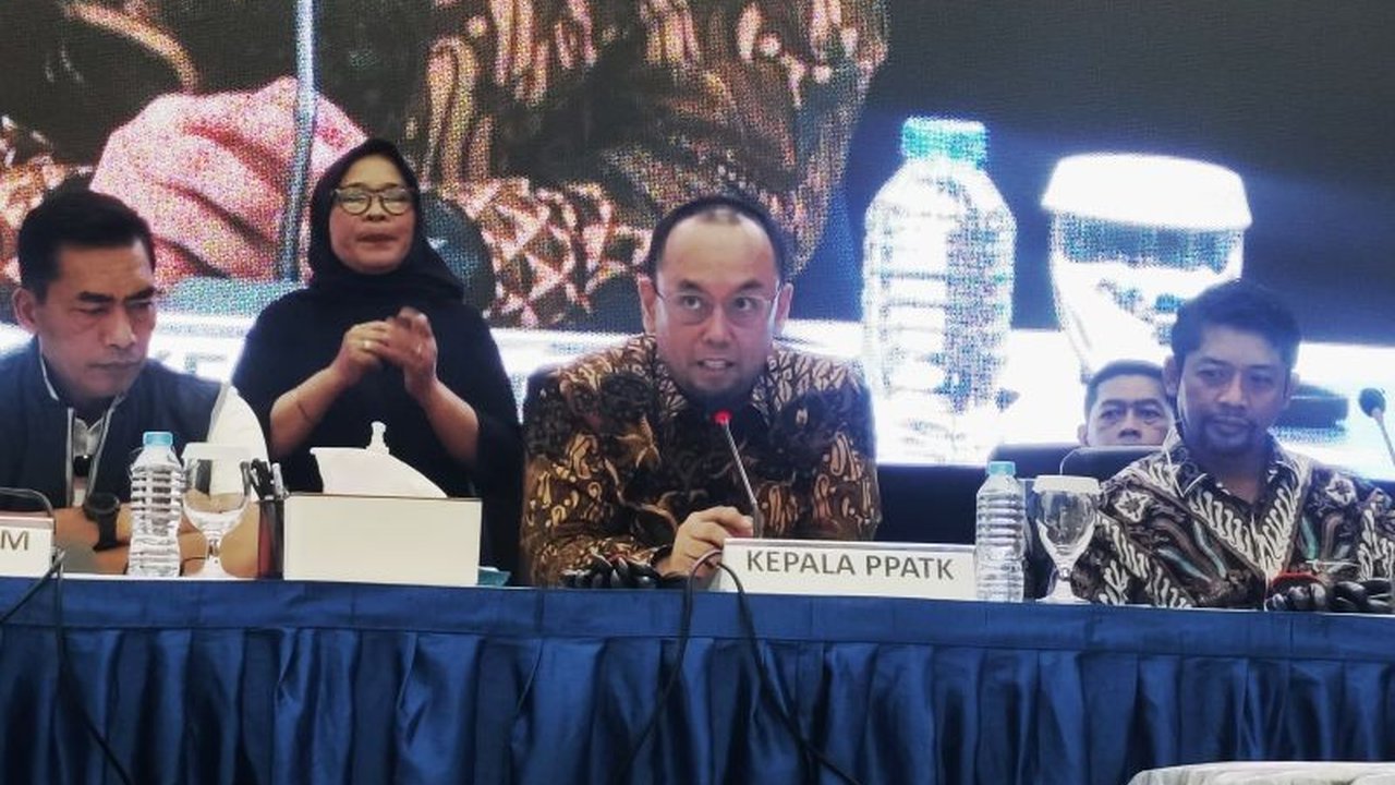 PPATK mengungkap praktik kejahatan judi online yang melibatkan petani yang dipaksa membuka rekening untuk pencucian uang, mengakibatkan kerugian ekonomi dan masalah sosial.