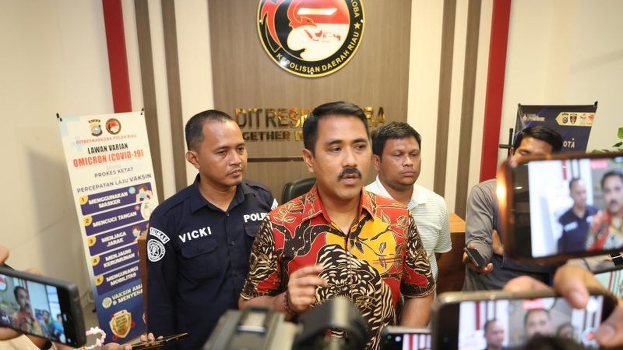 Polda Riau membantah tudingan salah tangkap terhadap dua warga Madura terkait kasus 13 kg sabu; keduanya telah dipulangkan karena kurangnya bukti, meskipun perannya masih diselidiki.