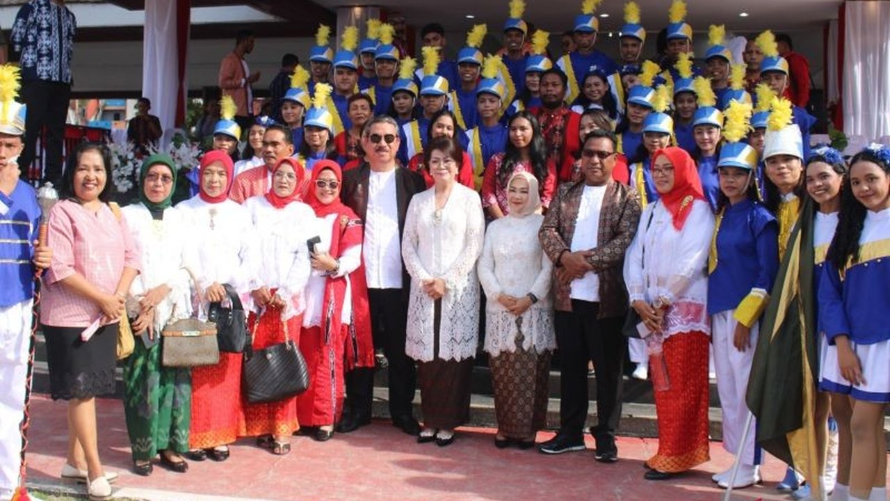 Gubernur Maluku, Hendrik Lewerissa, tekankan pentingnya pemerataan pendidikan di Maluku dalam rangka Hari Pendidikan Nasional (Hardiknas), seraya mengajak kolaborasi semua pihak untuk mewujudkan generasi hebat.
