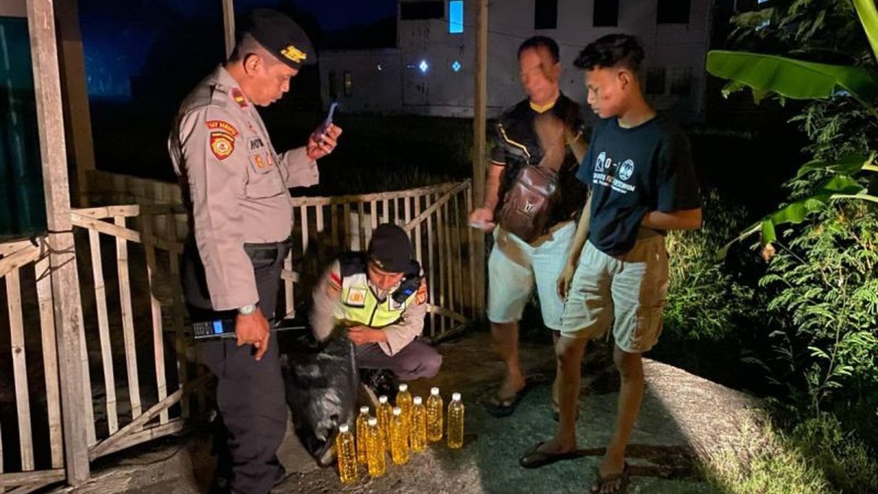 Polres Bantul berhasil menyita 37 botol miras oplosan dari seorang warga Jetis dalam Operasi Pekat Progo 2025 untuk menciptakan situasi keamanan dan ketertiban masyarakat yang kondusif.