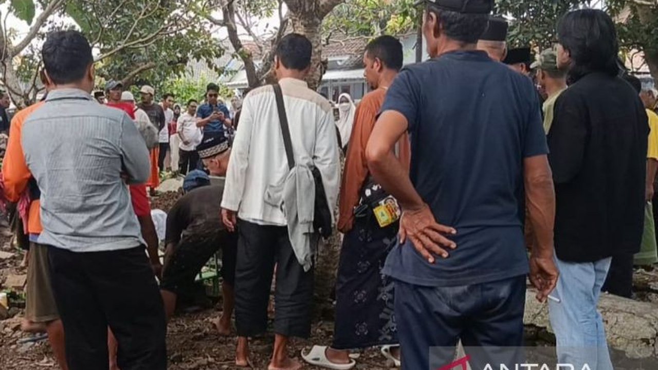 Seorang calon haji asal Cirebon, Suhendi (56), meninggal dunia di Embarkasi Indramayu karena serangan jantung sehari sebelum keberangkatan ke Tanah Suci.
