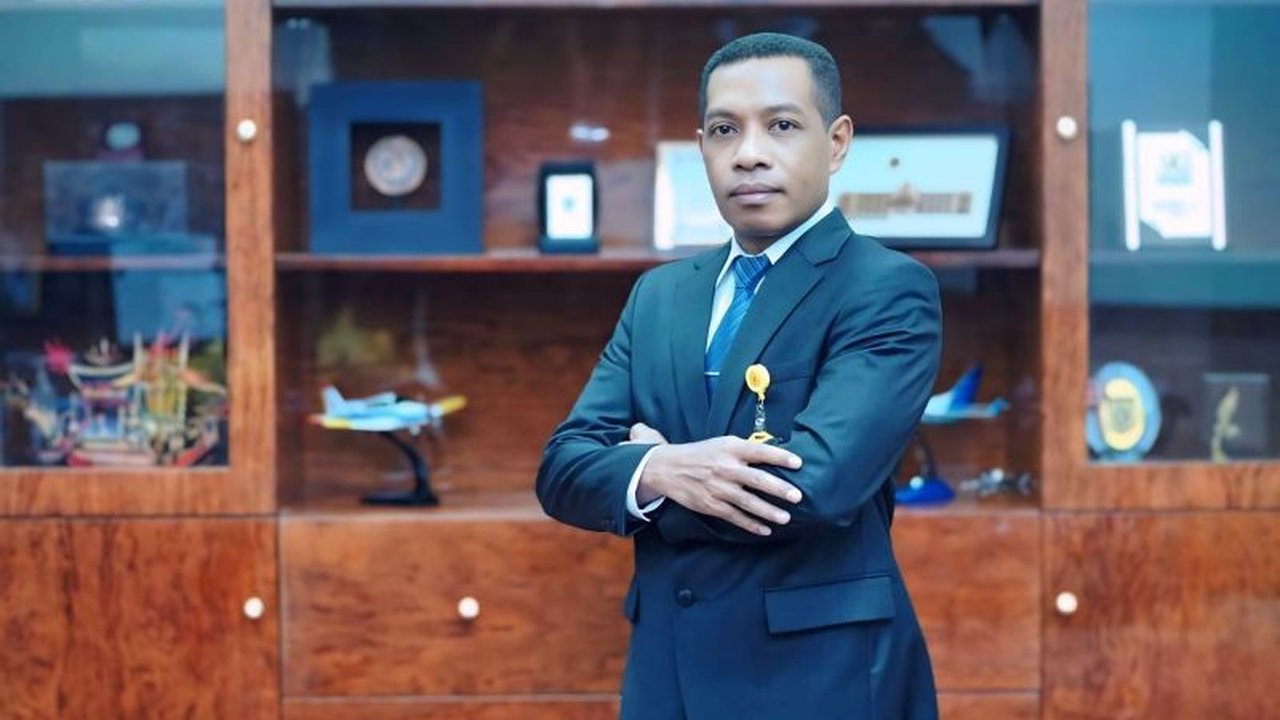 Universitas Cenderawasih bermitra dengan PT Freeport Indonesia untuk mengembangkan kurikulum berstandar internasional dan membangun Gedung Sains Kemitraan, demi mencetak SDM Papua unggul.