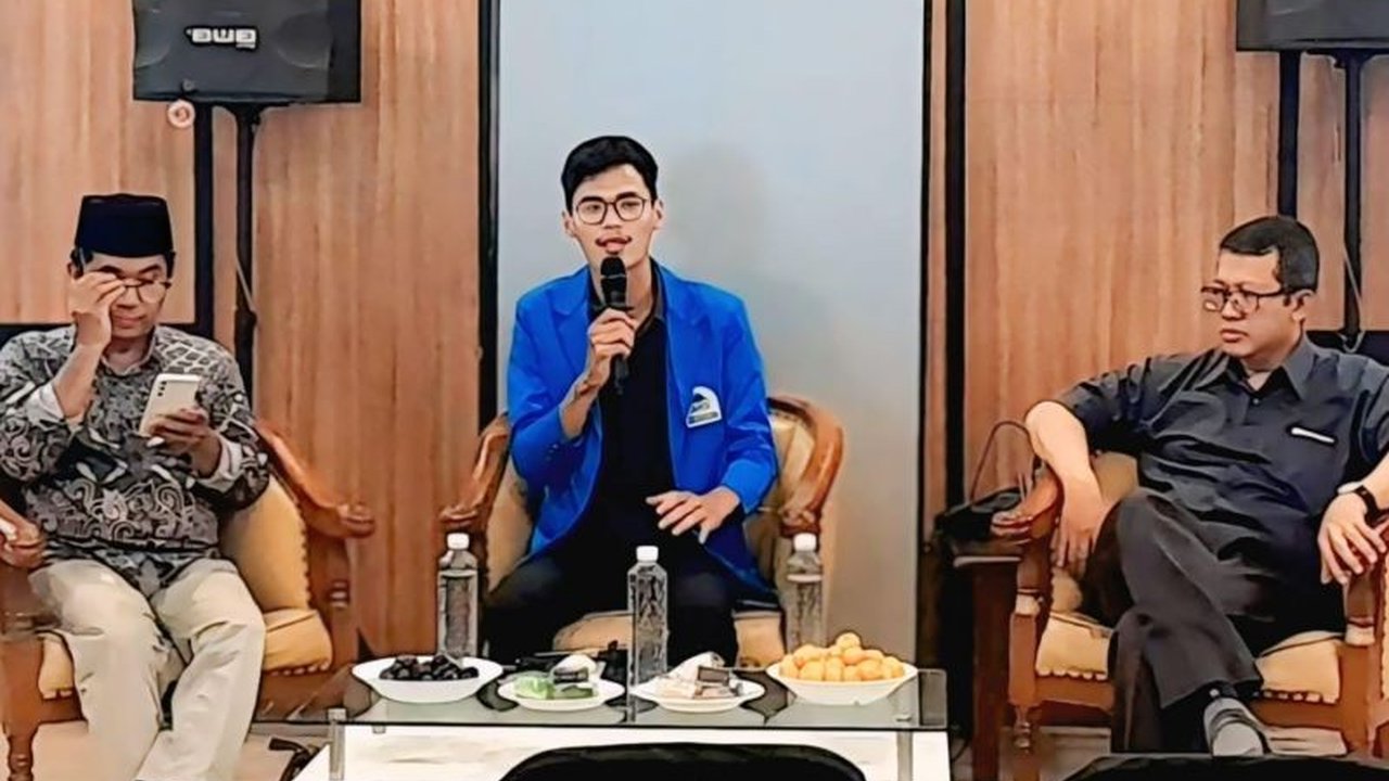 Revisi UU ASN 2023 menuai kritik karena berpotensi mengancam otonomi daerah dan sentralisasi birokrasi ke pemerintah pusat, memicu kekhawatiran terhadap masa depan birokrasi Indonesia.