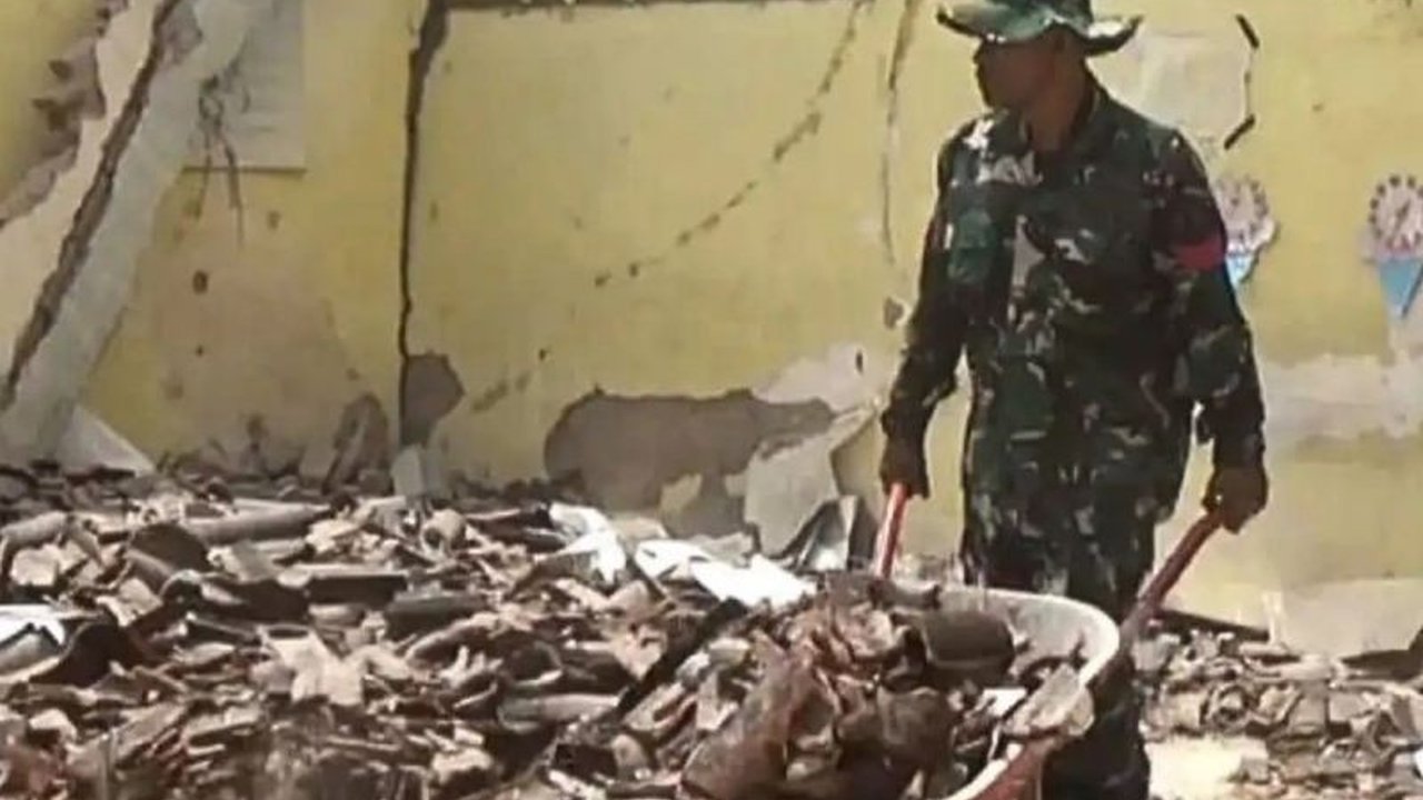 Pemkab Magetan mengalokasikan Rp5,9 miliar dari APBD untuk rehabilitasi 19 SD dan 6 SMP pada 2025, meskipun masih banyak sekolah lain yang membutuhkan perbaikan.