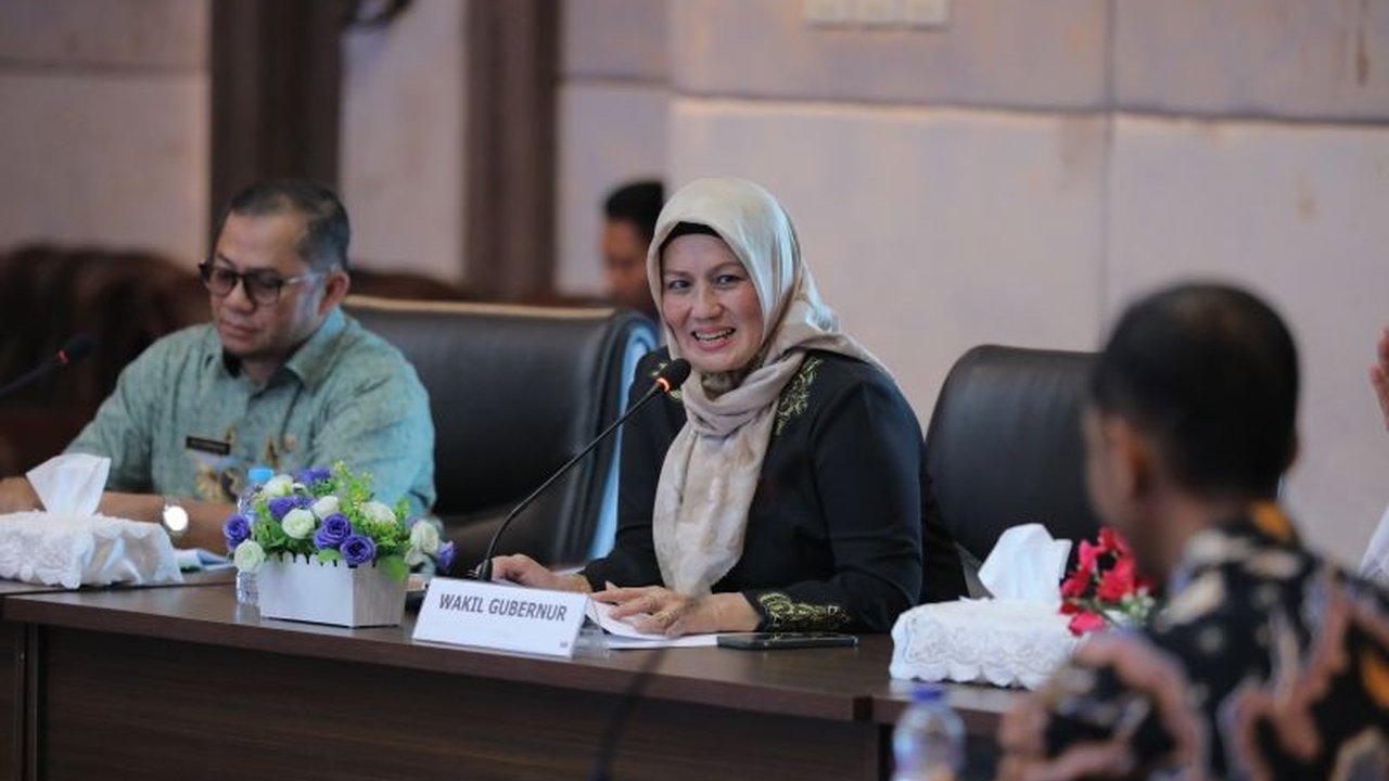 Pemprov Kepulauan Bangka Belitung membangun 393 koperasi merah putih untuk mendorong pertumbuhan ekonomi dan mengurangi kemiskinan di daerah tersebut, sesuai kebijakan Presiden Prabowo Subianto.