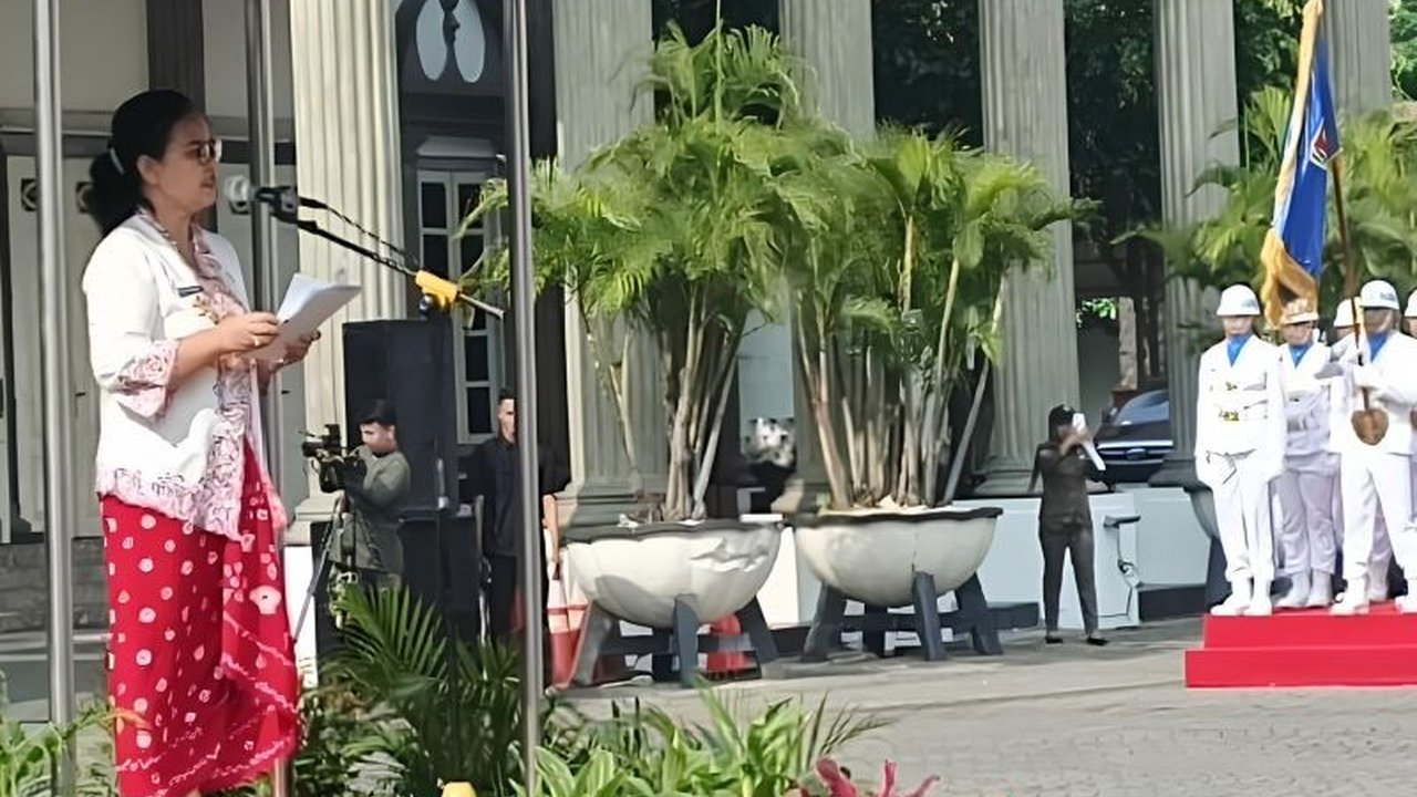 Pemkot Semarang memberikan kado ulang tahun berupa layanan Trans Semarang gratis bagi pelajar dan mahasiswa mulai 2 Mei 2025, untuk mendorong penggunaan transportasi umum dan menekan kemacetan.