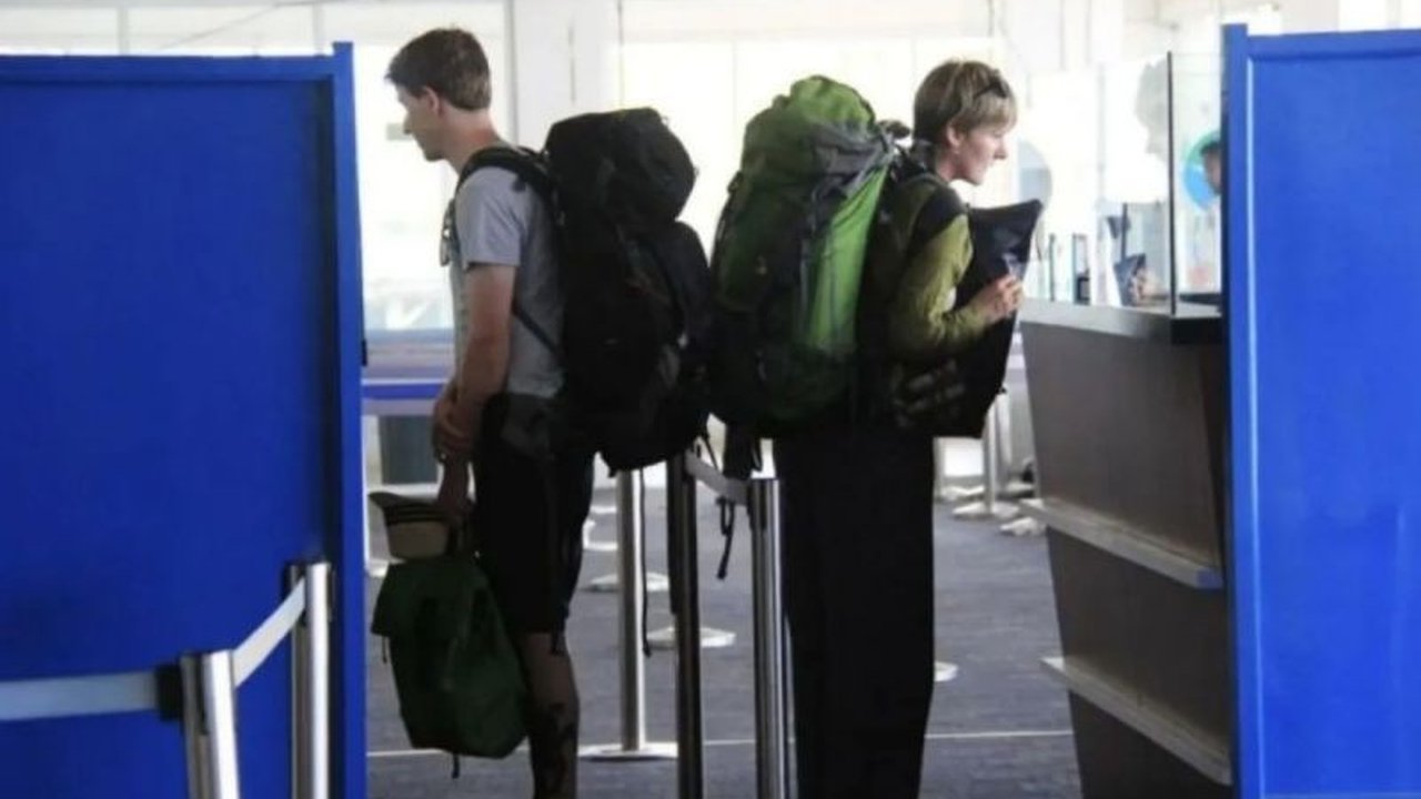 Kunjungan wisatawan mancanegara ke Riau melalui jalur laut dan udara meningkat signifikan pada Maret 2025, mencapai 5.458 orang, dengan peningkatan 50,40% dibandingkan tahun sebelumnya.