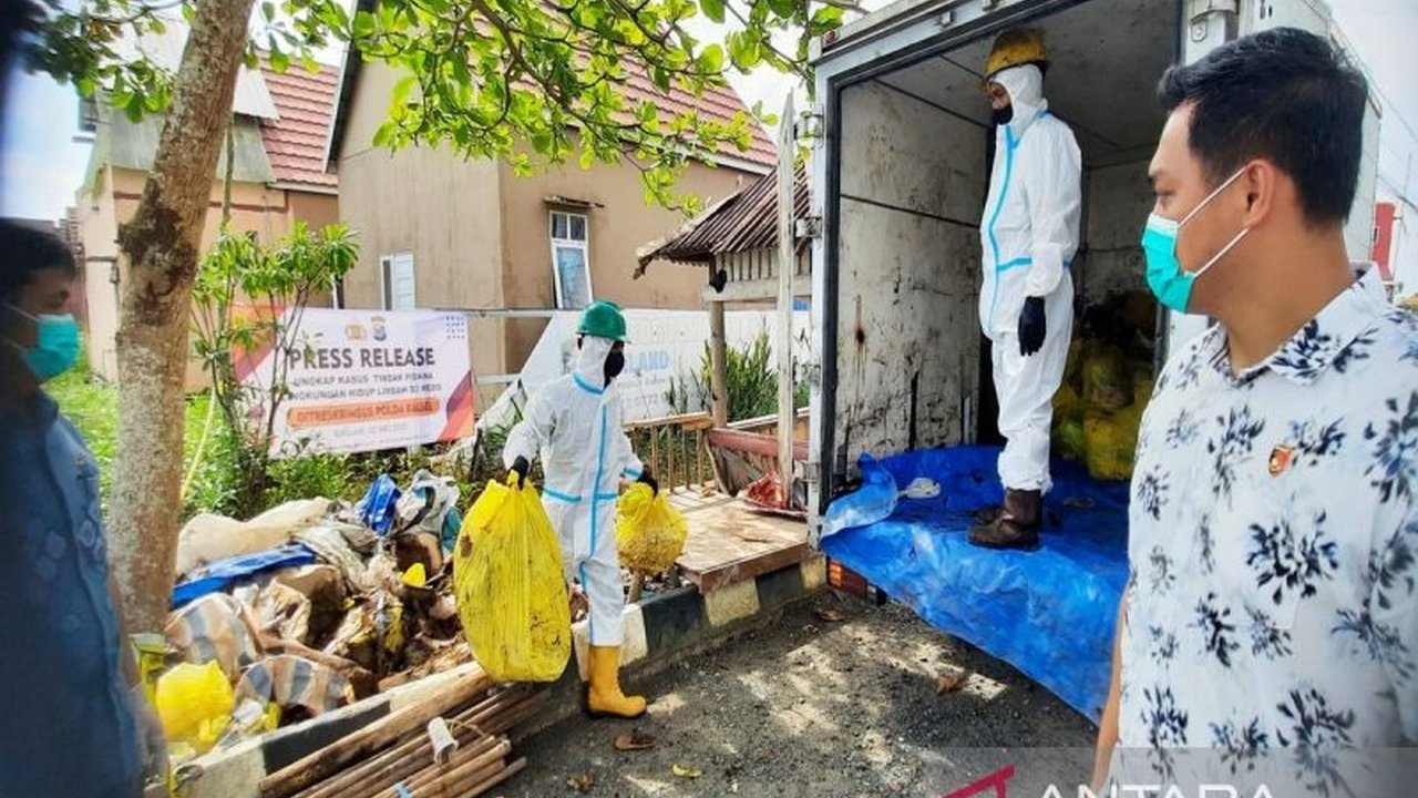 Polda Kalsel mengungkap pembuangan limbah medis ilegal di Banjarmasin, Kalimantan Selatan, dengan pelaku terancam hukuman 10 tahun penjara dan denda miliaran rupiah.