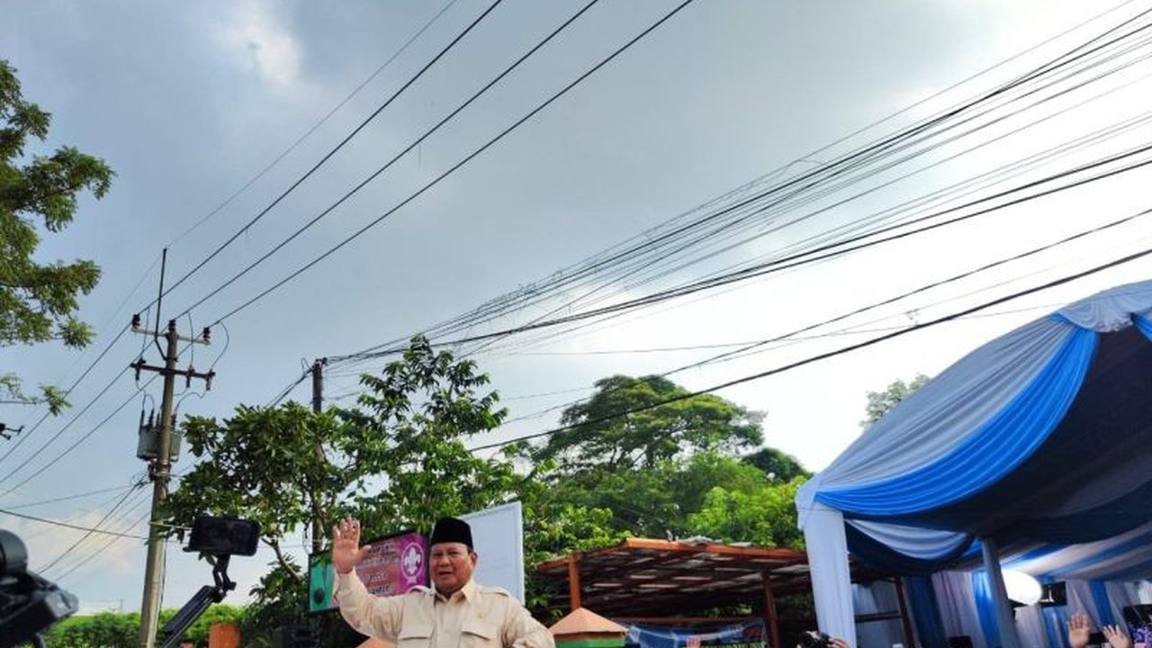 Presiden Prabowo Subianto berjanji seluruh sekolah di Indonesia akan menerima bantuan televisi pada pertengahan 2026 untuk percepatan digitalisasi pendidikan.