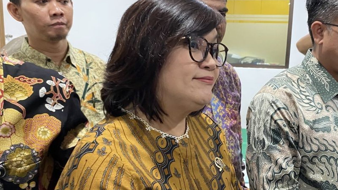 Komnas HAM menyoroti rencana Gubernur Jawa Barat yang akan melibatkan TNI dalam mendidik siswa bermasalah, dan menilai perlu ditinjau ulang karena berpotensi melanggar hukum.