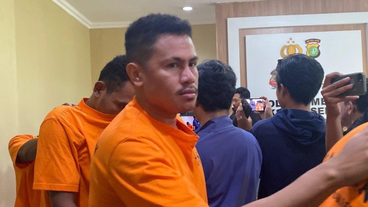 Penyerangan di Kemang Raya diduga telah direncanakan matang oleh 10 tersangka dari kelompok jasa pengamanan, melibatkan senjata api dan senjata tajam dalam perebutan lahan.