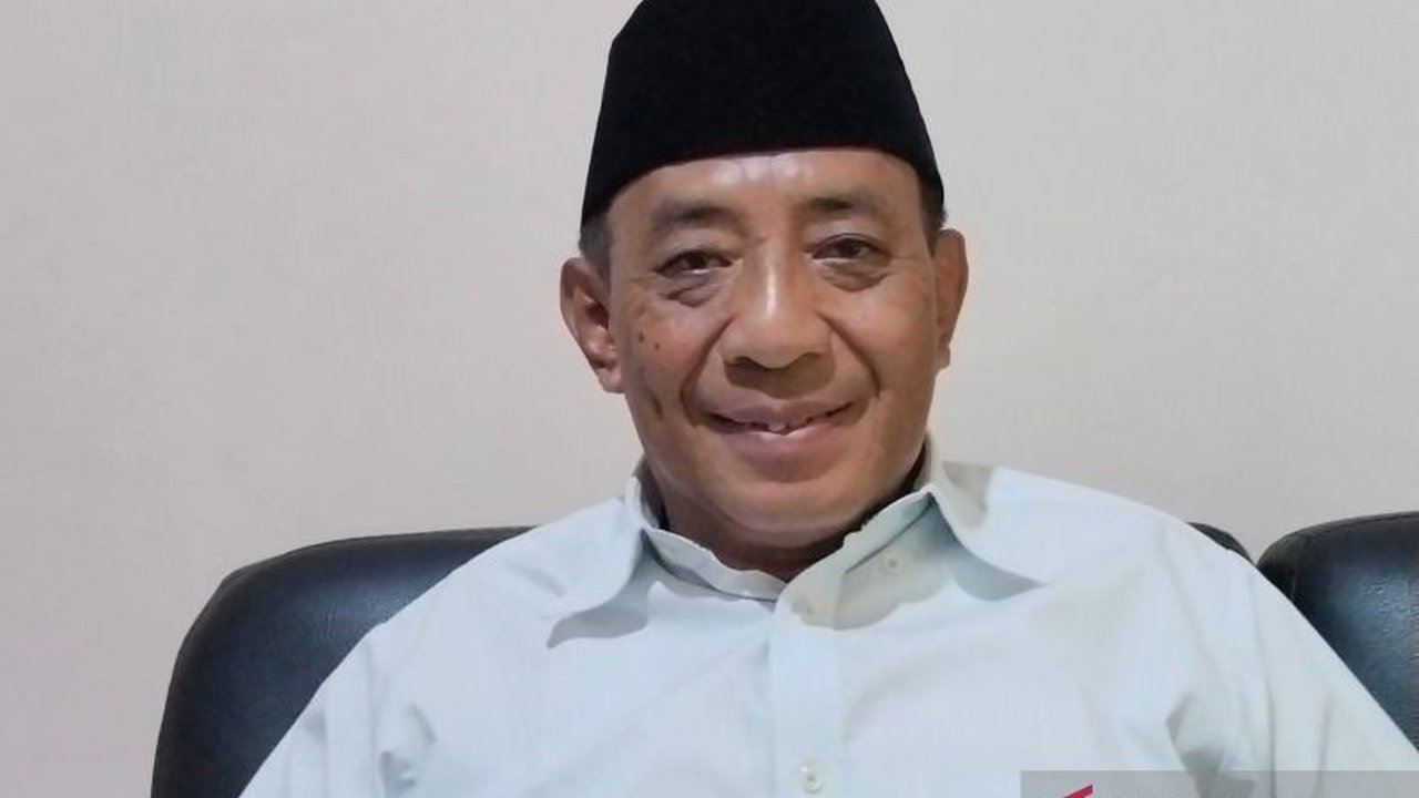 Dinas Perikanan Mukomuko, Bengkulu, berkolaborasi dengan BBPI Semarang melatih 80 nelayan untuk memodifikasi alat tangkap pukat trawl agar ramah lingkungan pada tahun 2025.