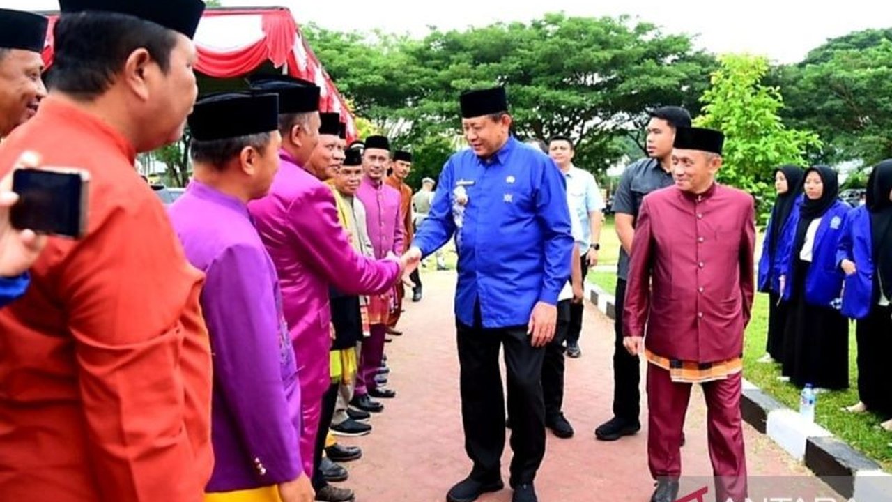 Gubernur Gorontalo, Gusnar Ismail, memastikan seluruh fasilitas sekolah layak pakai dan PPDB 14 Mei mendatang berjalan adil dan transparan untuk peningkatan kualitas pendidikan.