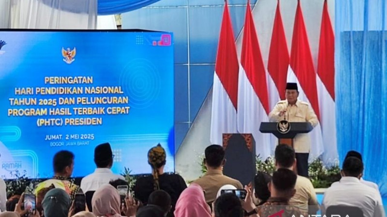 Presiden Prabowo Subianto menyampaikan terima kasih kepada guru Indonesia atas dedikasi mereka, dan pemerintah mengalokasikan Rp16,9 triliun untuk renovasi 10.440 sekolah hingga 2025.