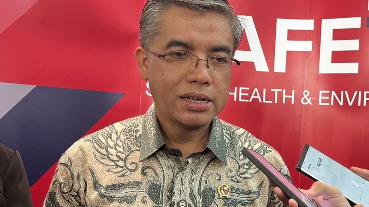 Menteri Ketenagakerjaan berharap Satgas PHK yang baru dibentuk dapat melindungi pekerja media yang rentan terhadap Pemutusan Hubungan Kerja (PHK) akibat disrupsi digital.