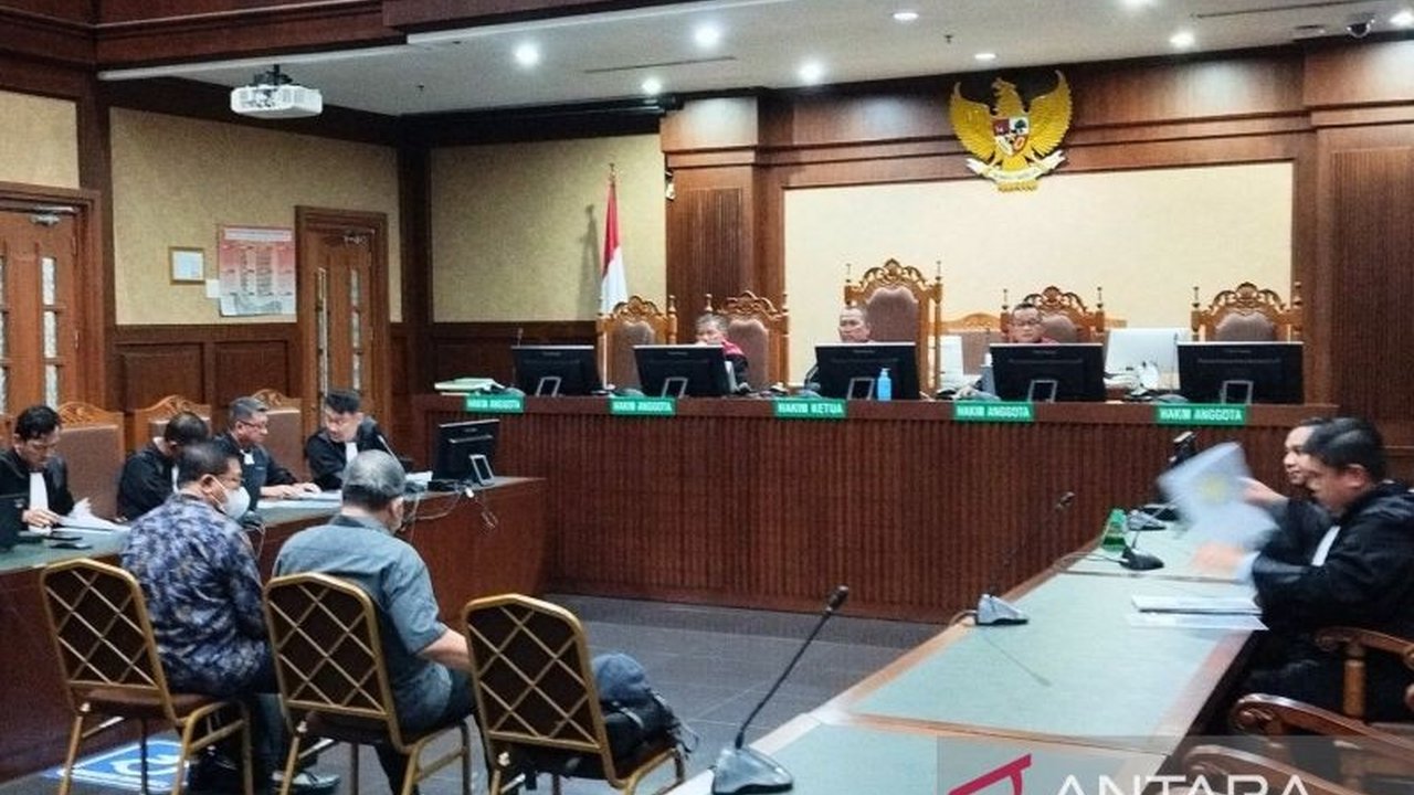 Jaksa Penuntut Umum (JPU) meminta majelis hakim menolak keberatan tiga hakim nonaktif PN Surabaya yang terlibat kasus suap terkait vonis bebas Ronald Tannur, dengan tuntutan hukuman penjara hingga 12 tahun.