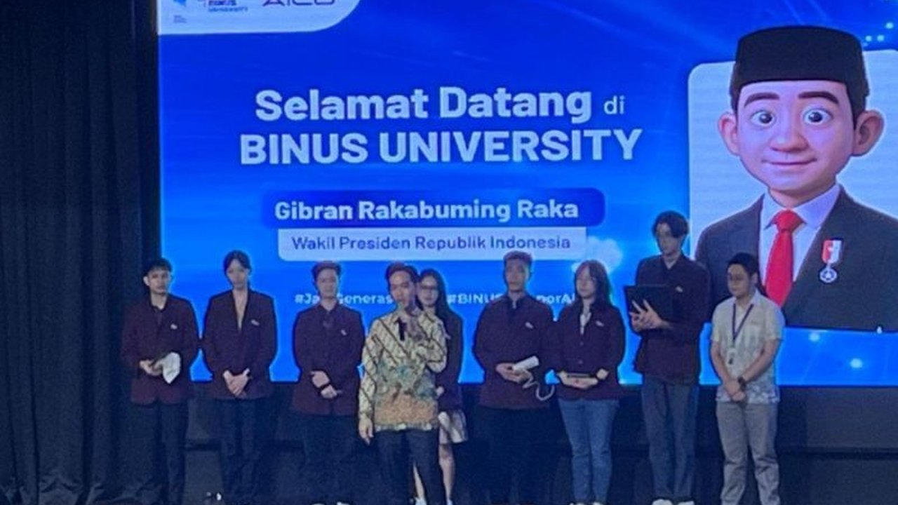 Wakil Presiden Gibran Rakabuming Raka mengumumkan penerapan kurikulum kecerdasan buatan (AI) di seluruh jenjang pendidikan Indonesia mulai tahun ajaran baru, guna mempersiapkan generasi yang mampu bersaing di era teknologi.