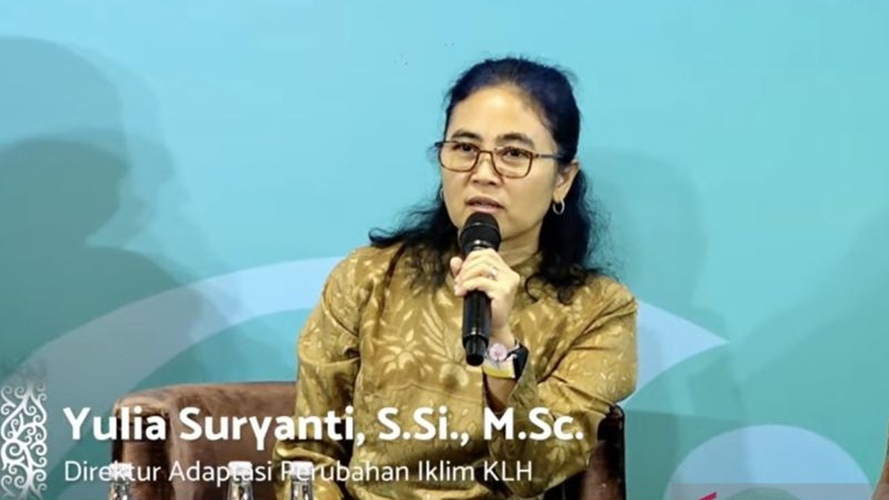 Kementerian Lingkungan Hidup dan Kehutanan menekankan pentingnya implementasi Rencana Adaptasi Nasional (RAN) perubahan iklim hingga tingkat akar rumput untuk menghadapi dampak yang beragam di berbagai wilayah Indonesia.