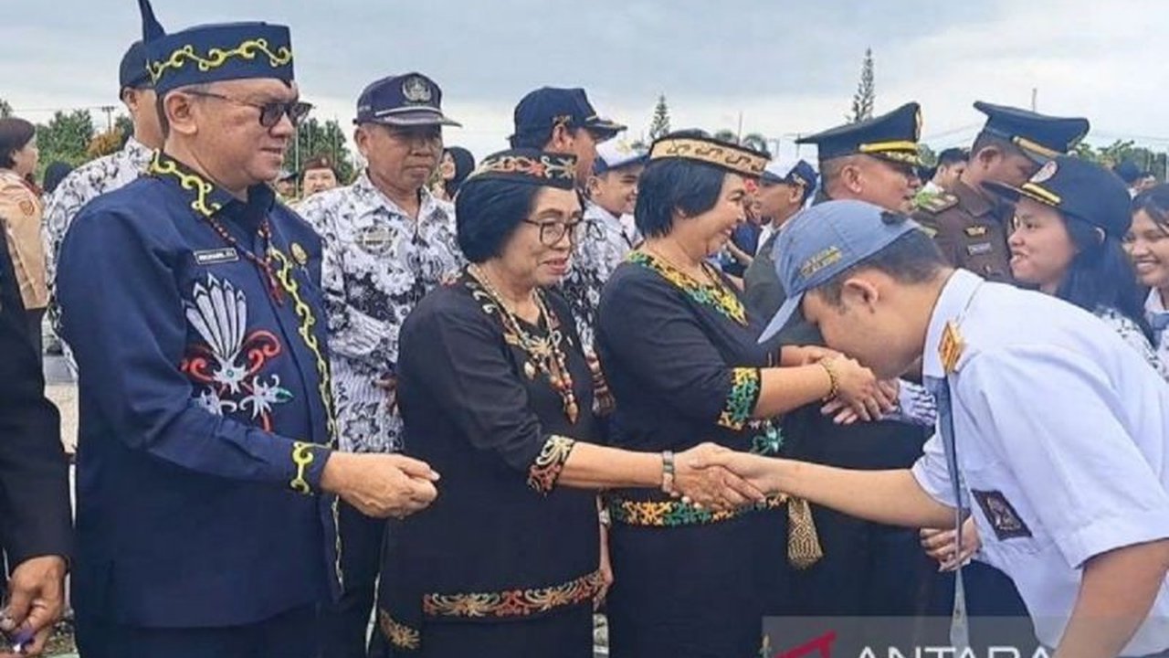 Wakil Bupati Gunung Mas, Efrensia LP Umbing, tegaskan komitmen Pemkab dalam meningkatkan kualitas pendidikan melalui program 100 hari kerja yang fokus pada beasiswa, Sekolah Rakyat, dan peningkatan disiplin ASN, termasuk guru.